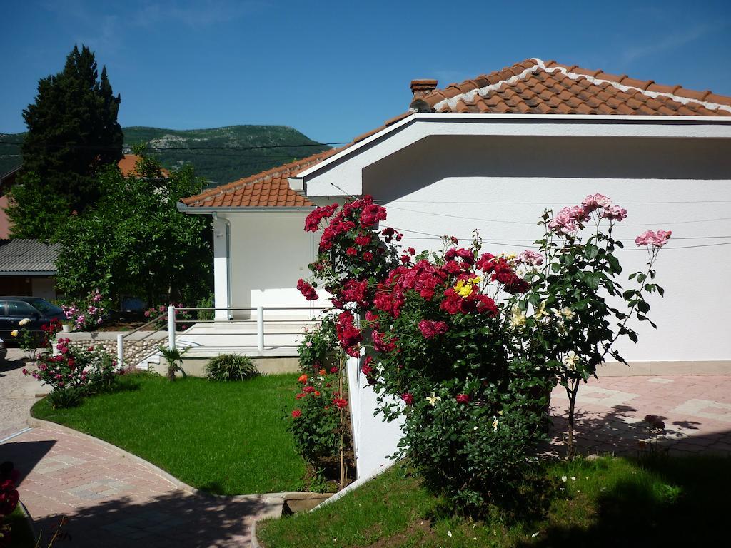 Apartments Tulipan - With Free Private Parking Garage Mostar Exterior foto