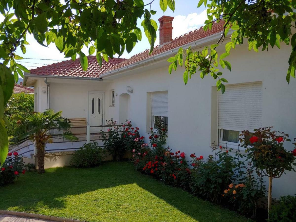 Apartments Tulipan - With Free Private Parking Garage Mostar Exterior foto