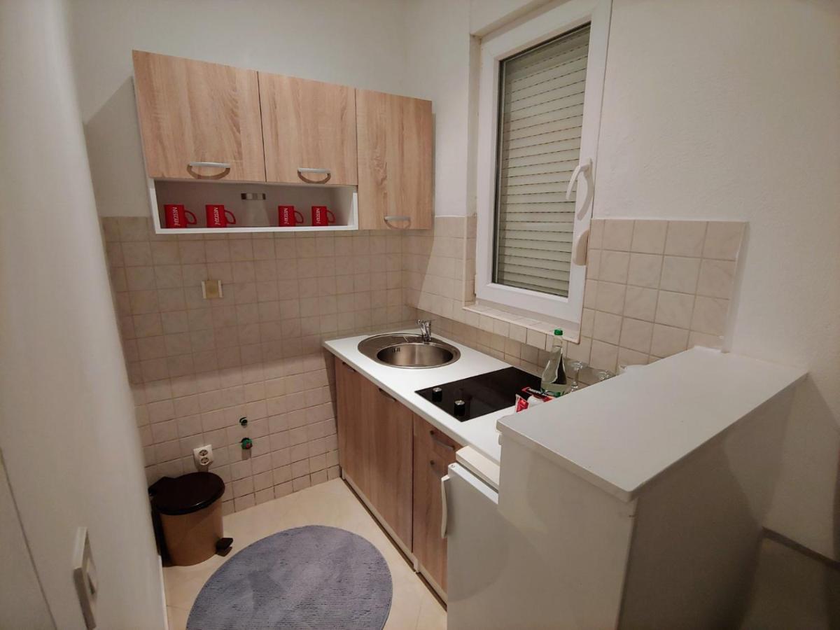 Apartments Tulipan - With Free Private Parking Garage Mostar Exterior foto